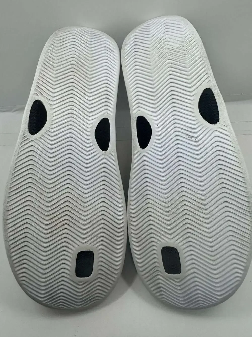 Nike Bella Kai Women's Flip Flop Sandals Black/White AO3622-002